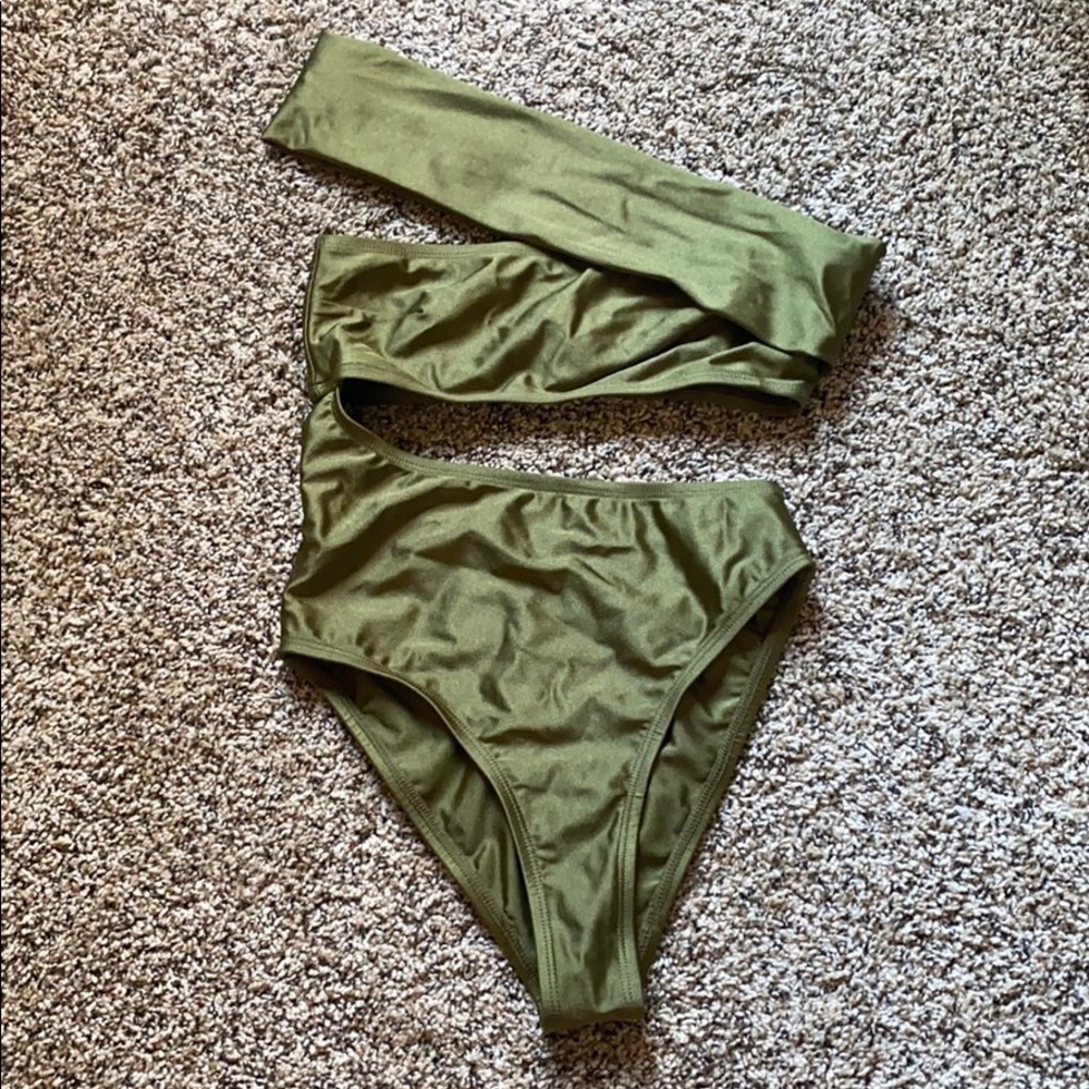 WINDSOR || one-piece cut out swimsuit